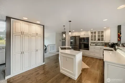 13605 SE 251 Place Kent WA 98042