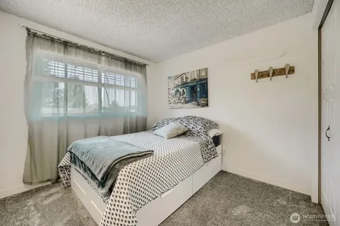 13605 SE 251 Place Kent WA 98042
