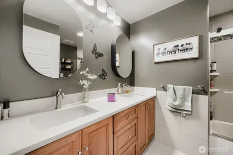 13605 SE 251 Place Kent WA 98042
