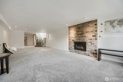 13605 SE 251 Place Kent WA 98042