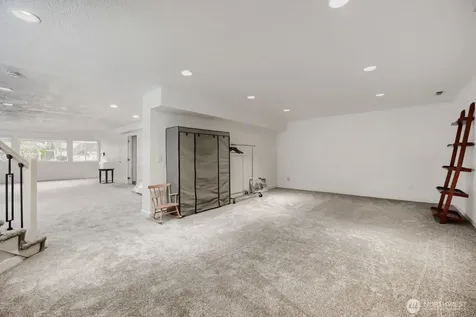 13605 SE 251 Place Kent WA 98042