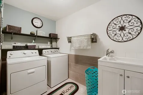 13605 SE 251 Place Kent WA 98042