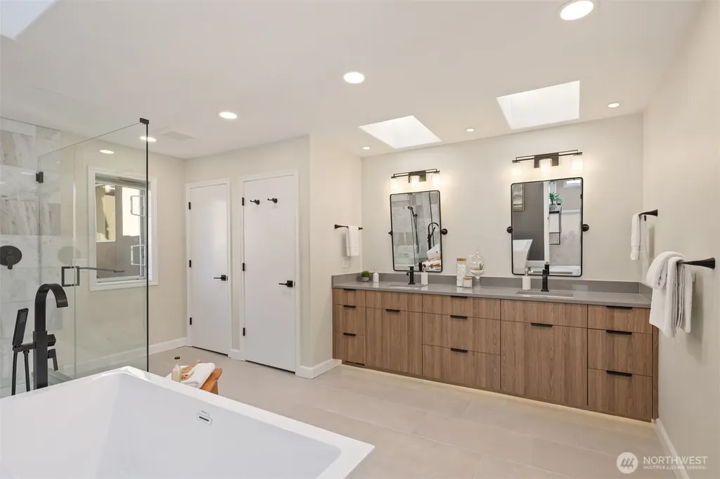 3711 Lake Washington Boulevard N Renton WA 98056