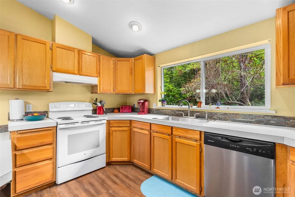 35308 16th Avenue Ct S Roy WA 98580