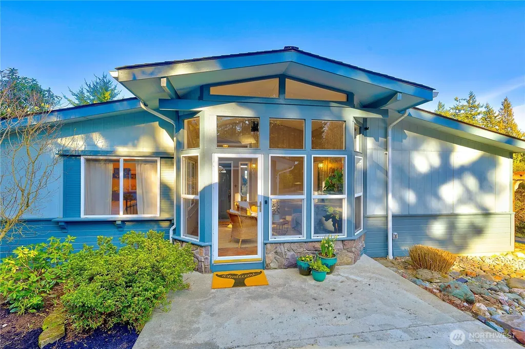 3834 Passage View Lane Langley WA 98260