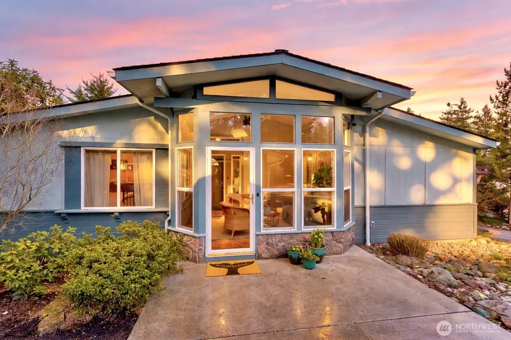 3834 Passage View Lane Langley WA 98260