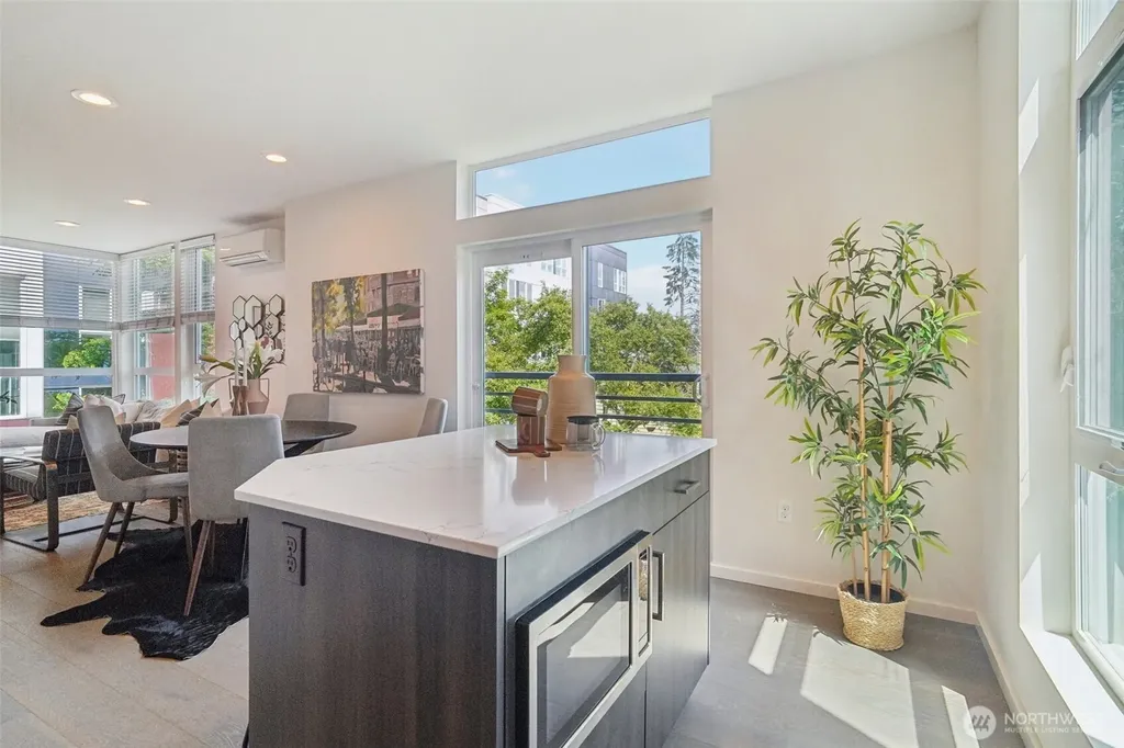 9032 14th Avenue NW Seattle WA 98117