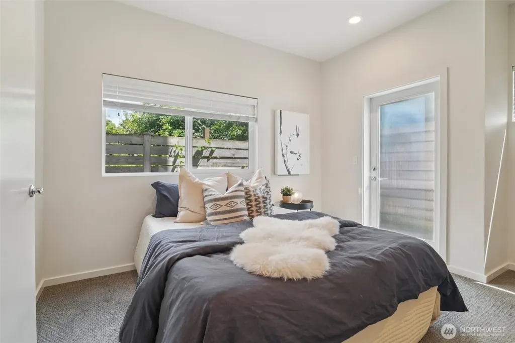 9032 14th Avenue NW Seattle WA 98117
