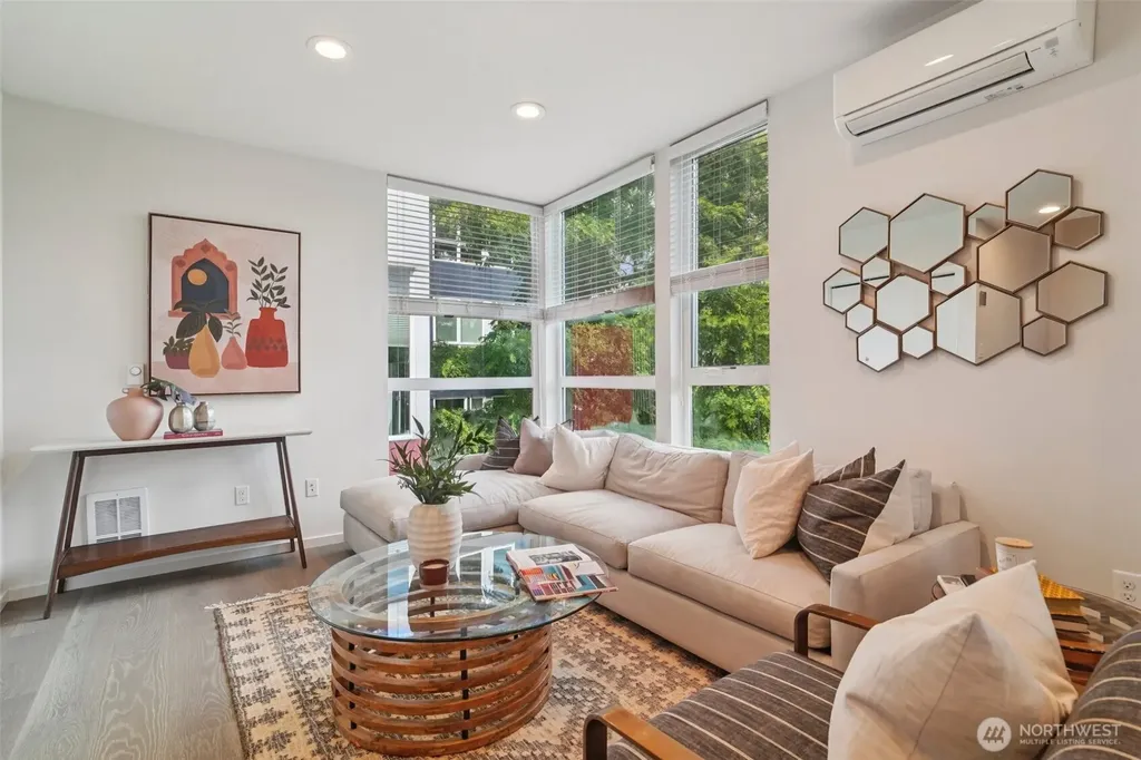 9032 14th Avenue NW Seattle WA 98117