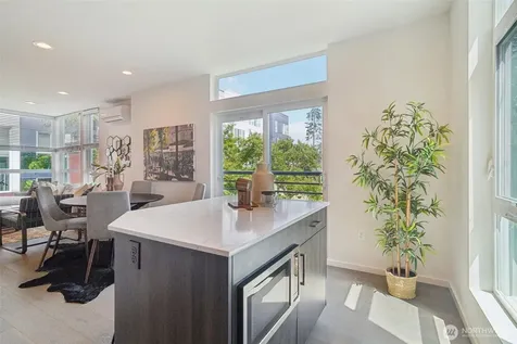 9032 14th Avenue NW Seattle WA 98117