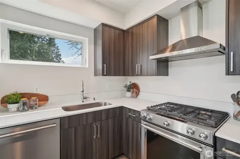 9032 14th Avenue NW Seattle WA 98117