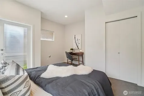 9032 14th Avenue NW Seattle WA 98117