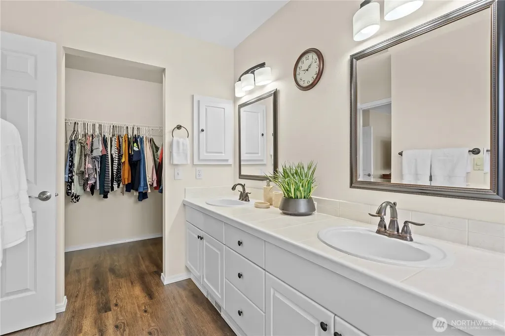 2372 S 284th Court Federal Way WA 98003