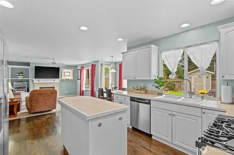2372 S 284th Court Federal Way WA 98003