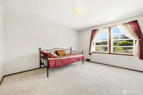 614 E 84th Street Tacoma WA 98445