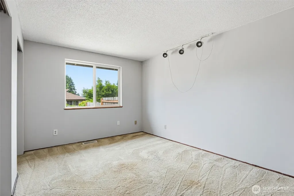 2735 26th Street SE Auburn WA 98002