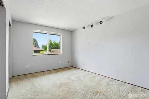 2735 26th Street SE Auburn WA 98002