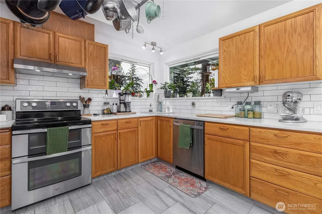 291 E Midway Lane Shelton WA 98584