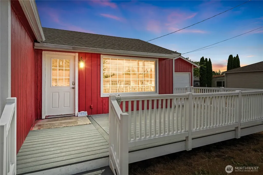 3236 Phillips Avenue Bremerton WA 98310
