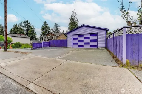20426 Dayton Avenue N Shoreline WA 98133