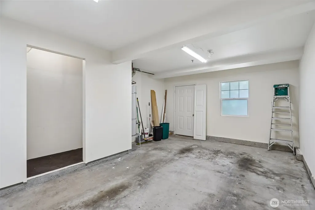 23220 63rd Place S Kent WA 98032