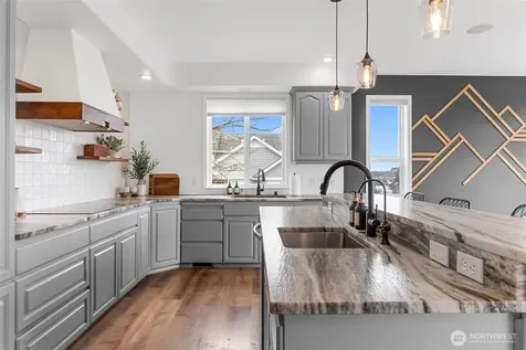 2411 SW Freund Street Oak Harbor WA 98277