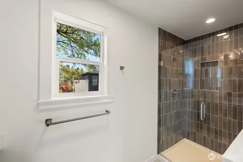 10215 135th Circle NE Kirkland WA 98033