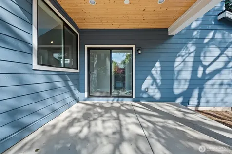 10215 135th Circle NE Kirkland WA 98033