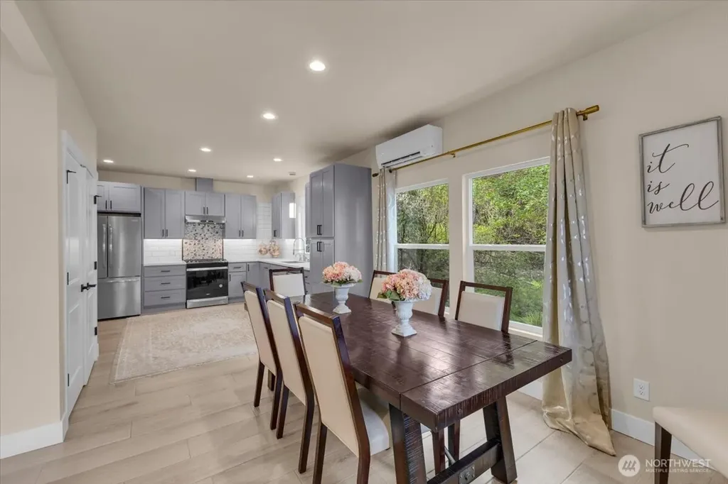1273 Beach Drive E Port Orchard WA 98366
