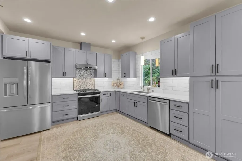 1273 Beach Drive E Port Orchard WA 98366