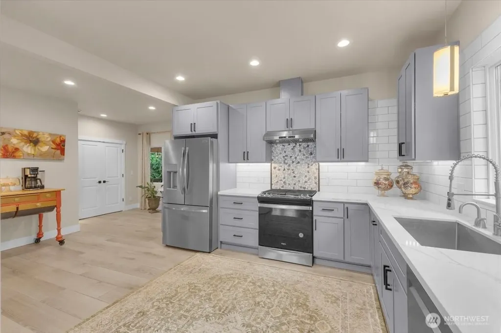 1273 Beach Drive E Port Orchard WA 98366