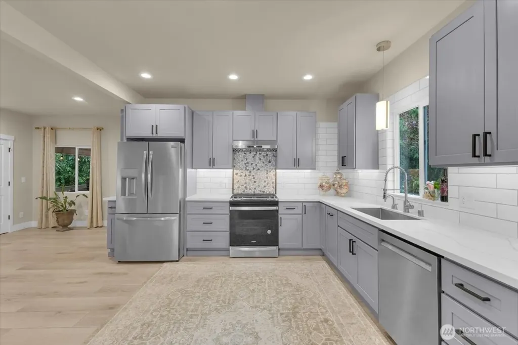 1273 Beach Drive E Port Orchard WA 98366