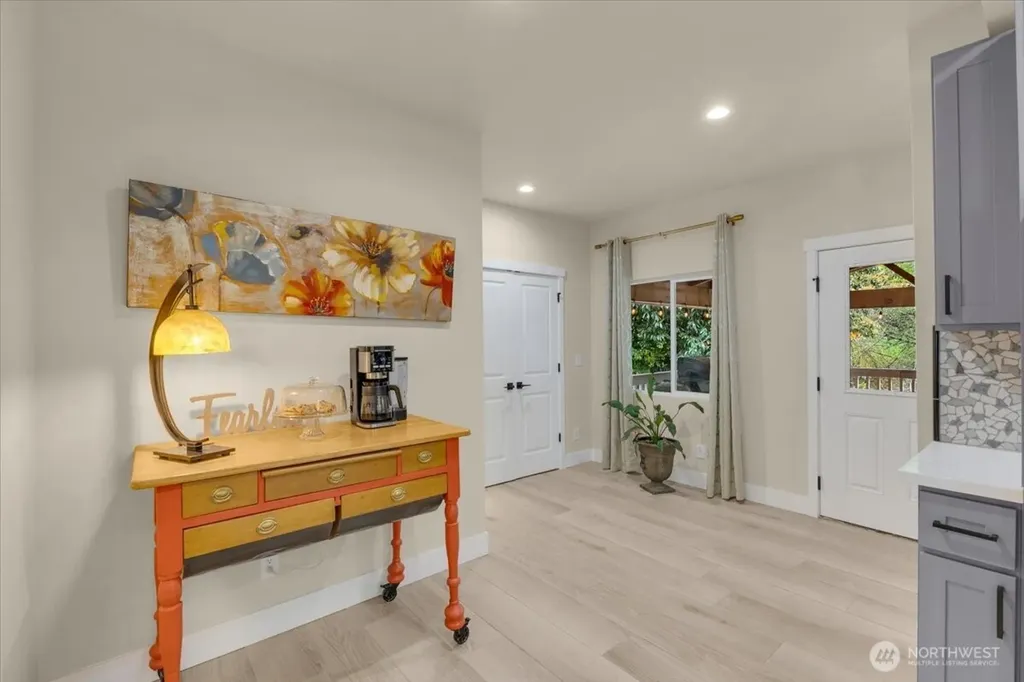1273 Beach Drive E Port Orchard WA 98366