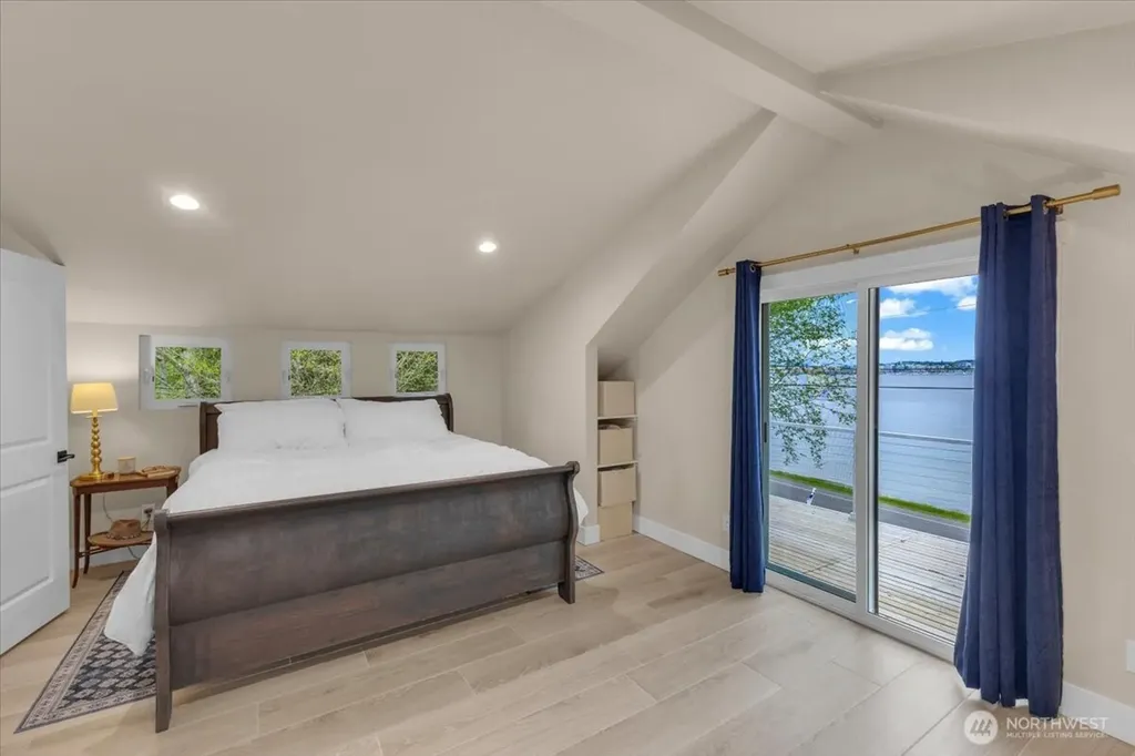 1273 Beach Drive E Port Orchard WA 98366