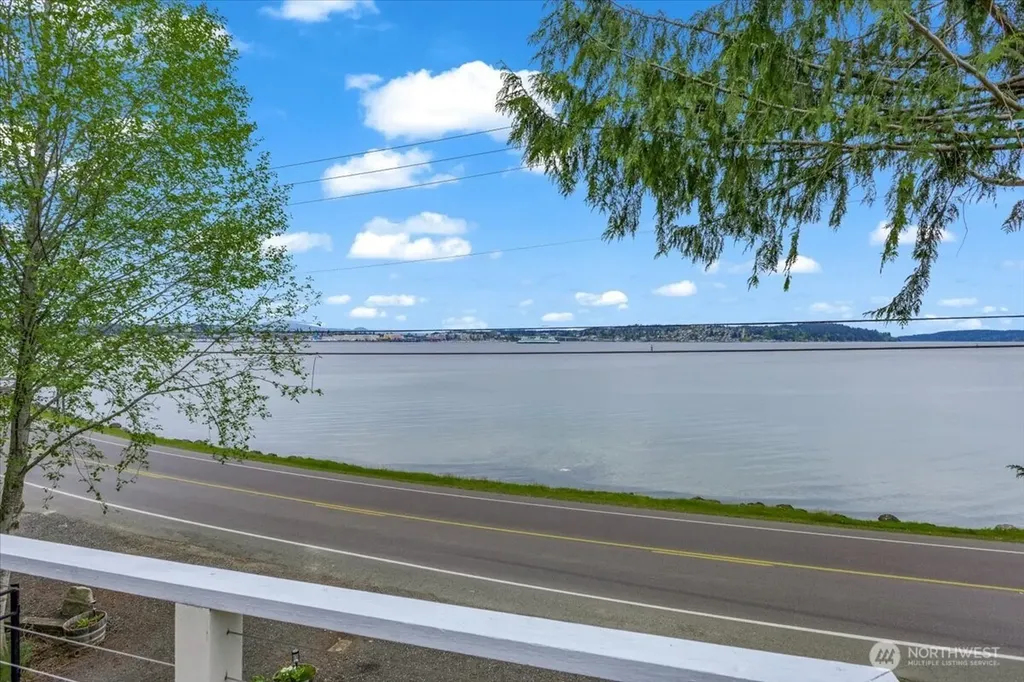 1273 Beach Drive E Port Orchard WA 98366