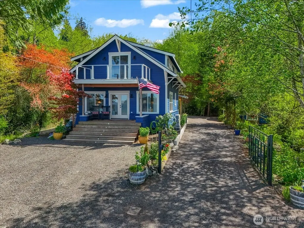 1273 Beach Drive E Port Orchard WA 98366