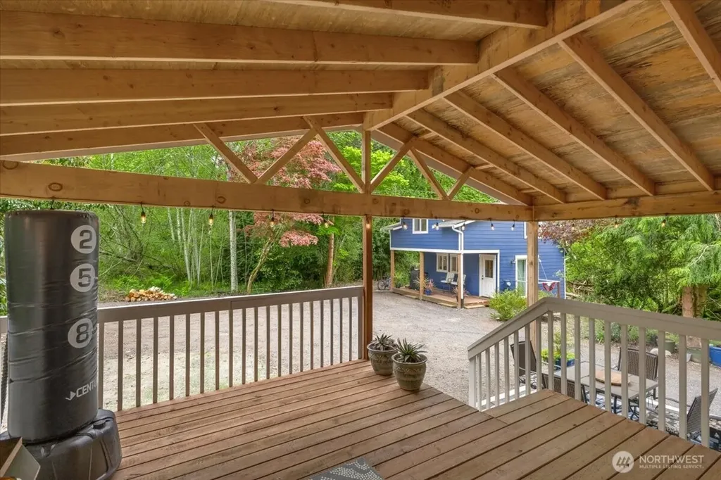 1273 Beach Drive E Port Orchard WA 98366