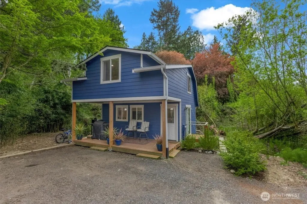 1273 Beach Drive E Port Orchard WA 98366