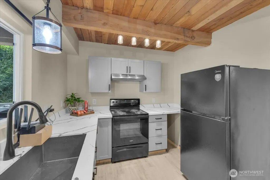 1273 Beach Drive E Port Orchard WA 98366