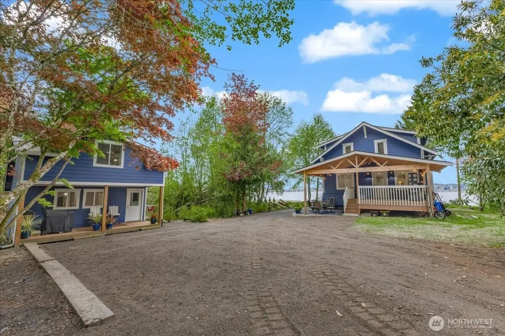1273 Beach Drive E Port Orchard WA 98366
