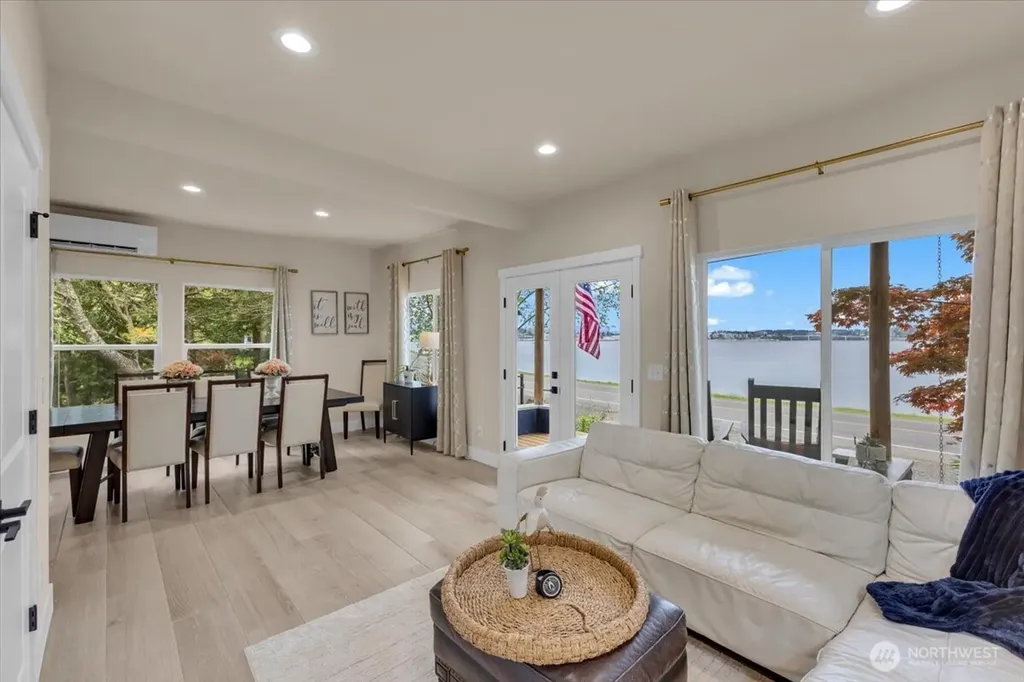 1273 Beach Drive E Port Orchard WA 98366