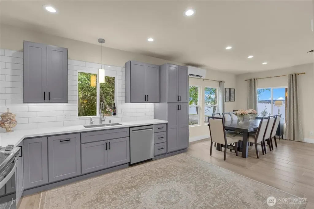 1273 Beach Drive E Port Orchard WA 98366