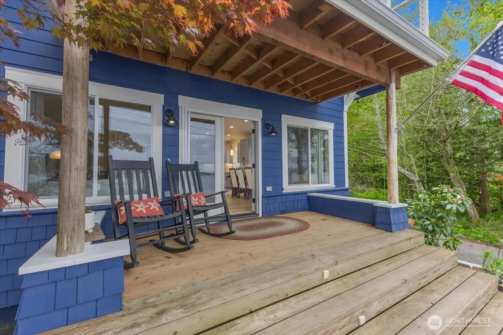 1273 Beach Drive E Port Orchard WA 98366