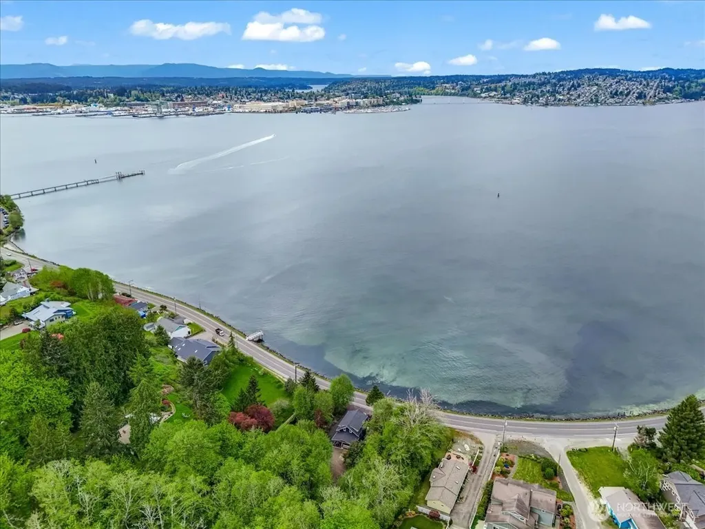 1273 Beach Drive E Port Orchard WA 98366