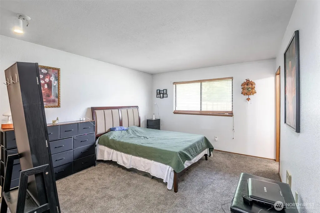 5814 37th Street SE Auburn WA 98092