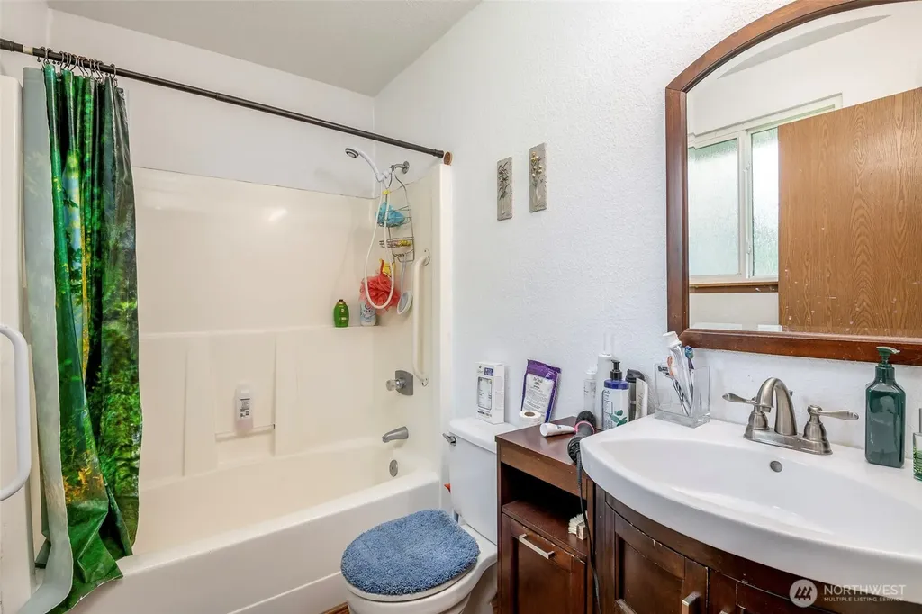 5814 37th Street SE Auburn WA 98092