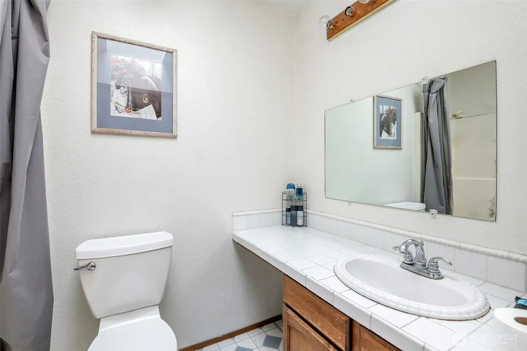 5814 37th Street SE Auburn WA 98092