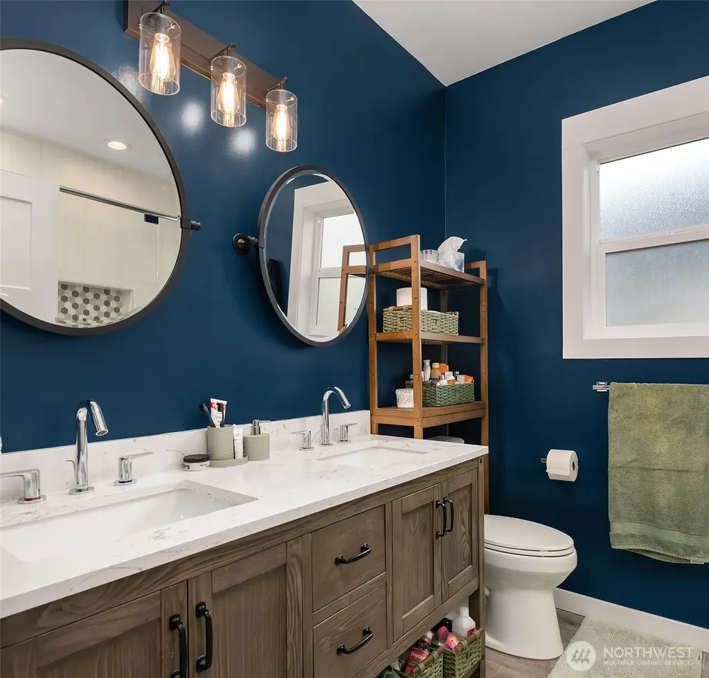 6411 Woodland Place N Seattle WA 98103
