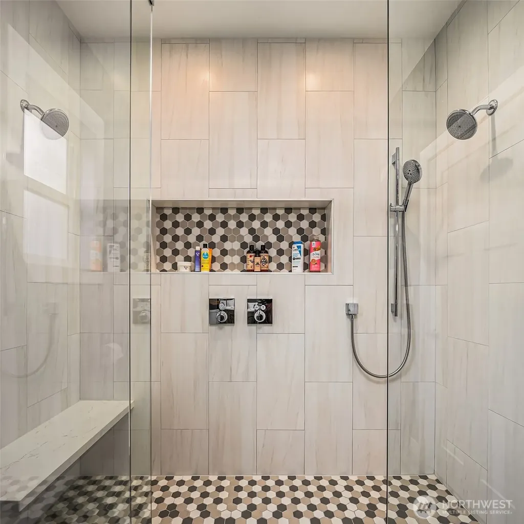 6411 Woodland Place N Seattle WA 98103