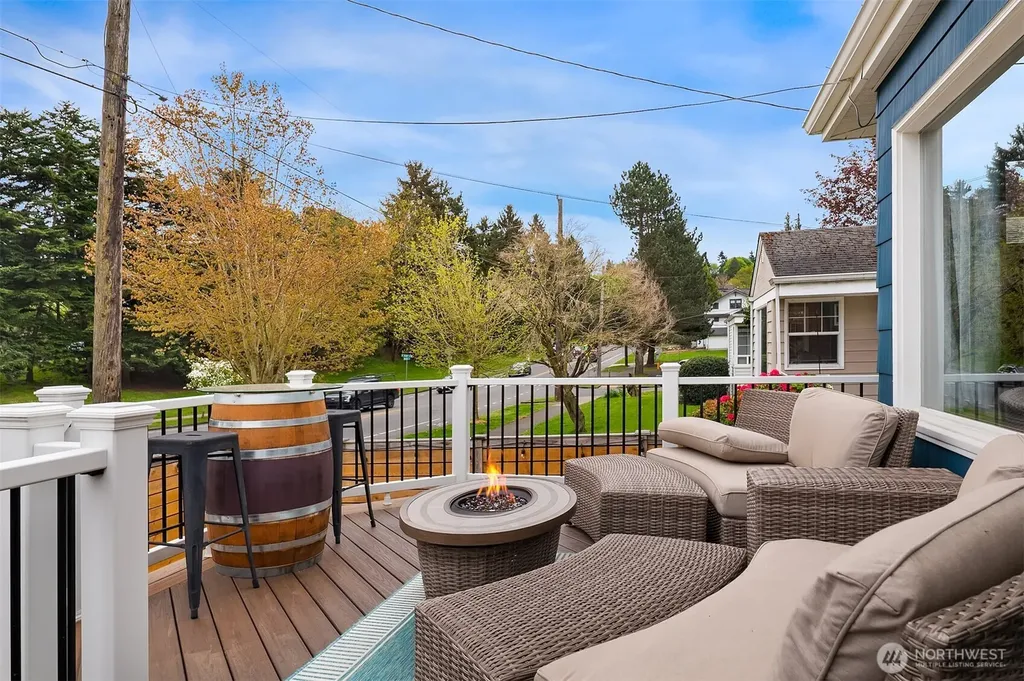 6411 Woodland Place N Seattle WA 98103
